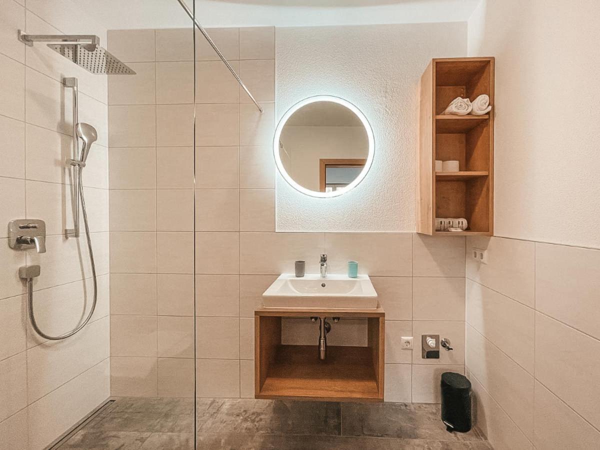 Isanora - Garden & Private Whirlpool By Alpenluxus Appartements Fügen Esterno foto