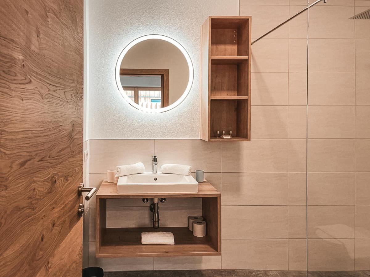 Isanora - Garden & Private Whirlpool By Alpenluxus Appartements Fügen Esterno foto